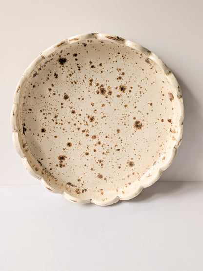Scallop Plate - Ivory Speckles