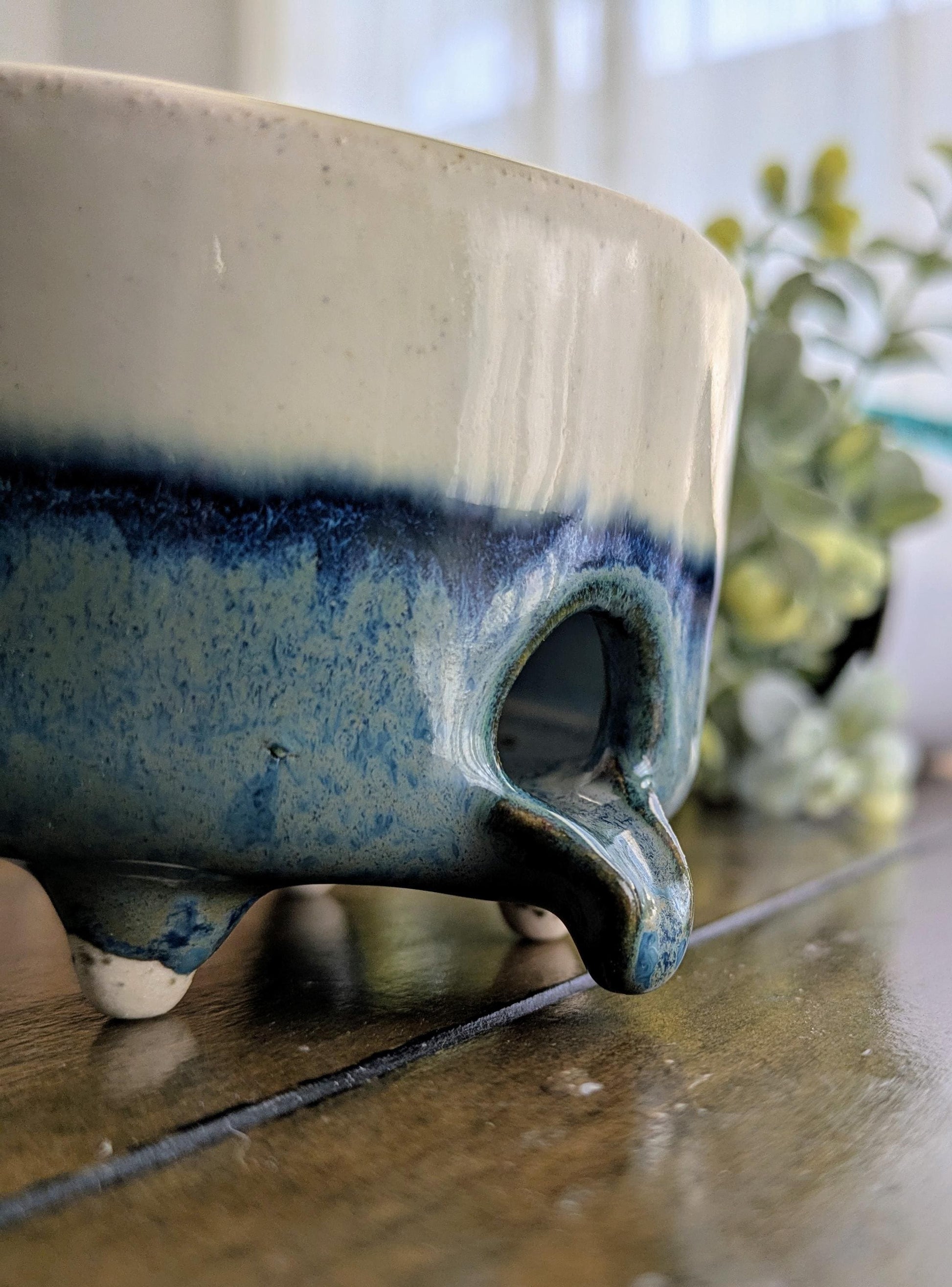 Ceramic Sponge Holder with Drain for Kitchen and Bathroom Sink