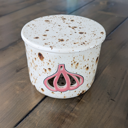 2-in-1 Garlic Keeper + Grater  - White Speckles