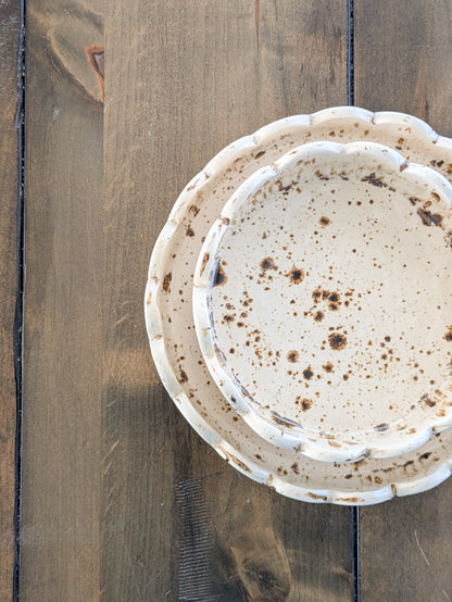 Scallop Plate - Ivory Speckles