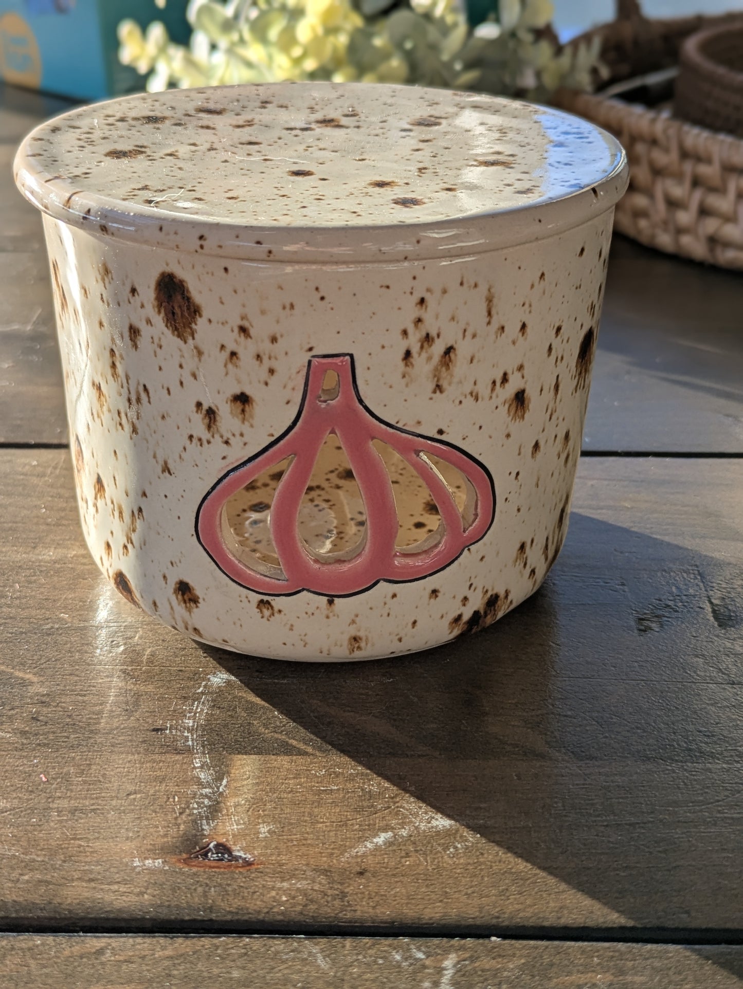 2-in-1 Garlic Keeper + Grater  - White Speckles