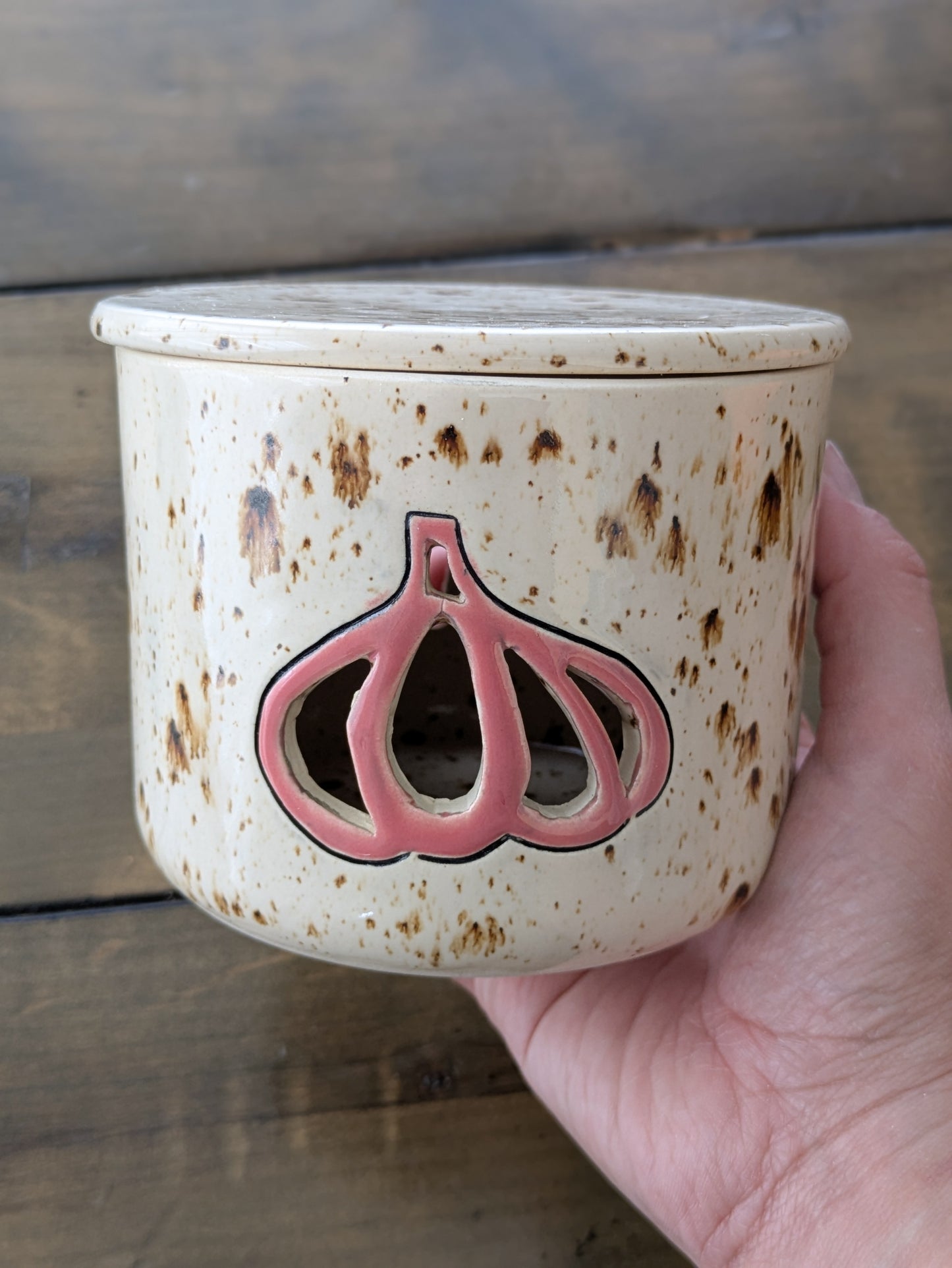 2-in-1 Garlic Keeper + Grater  - White Speckles